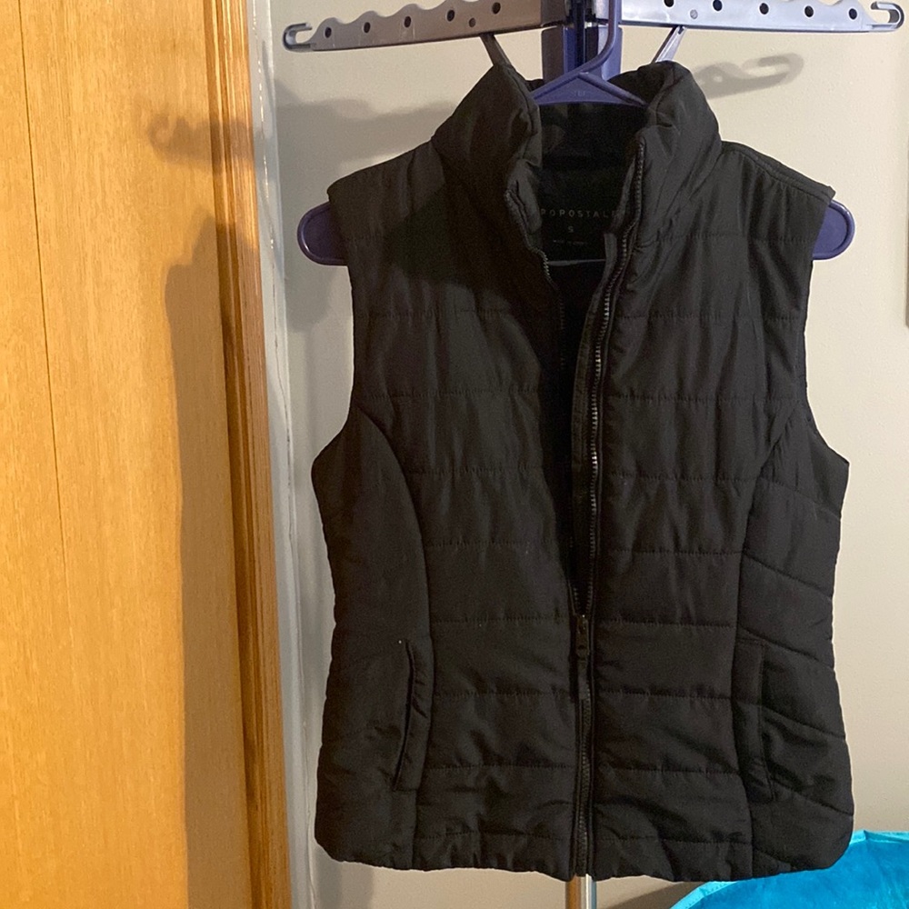 Black Aeropostale Vest